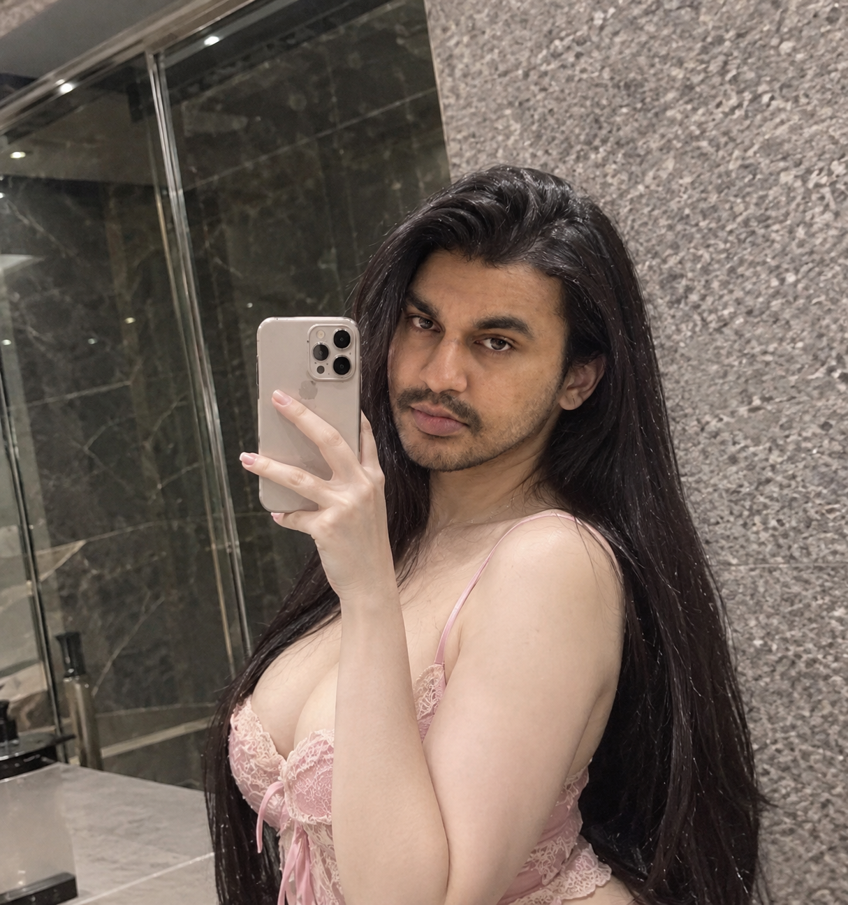 Linh Colombo - escort in Colombo Photo 5 of 7